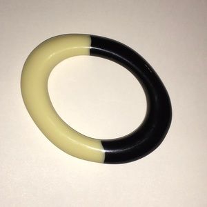 Art Deco/mod black and ivory vintage oval bangle